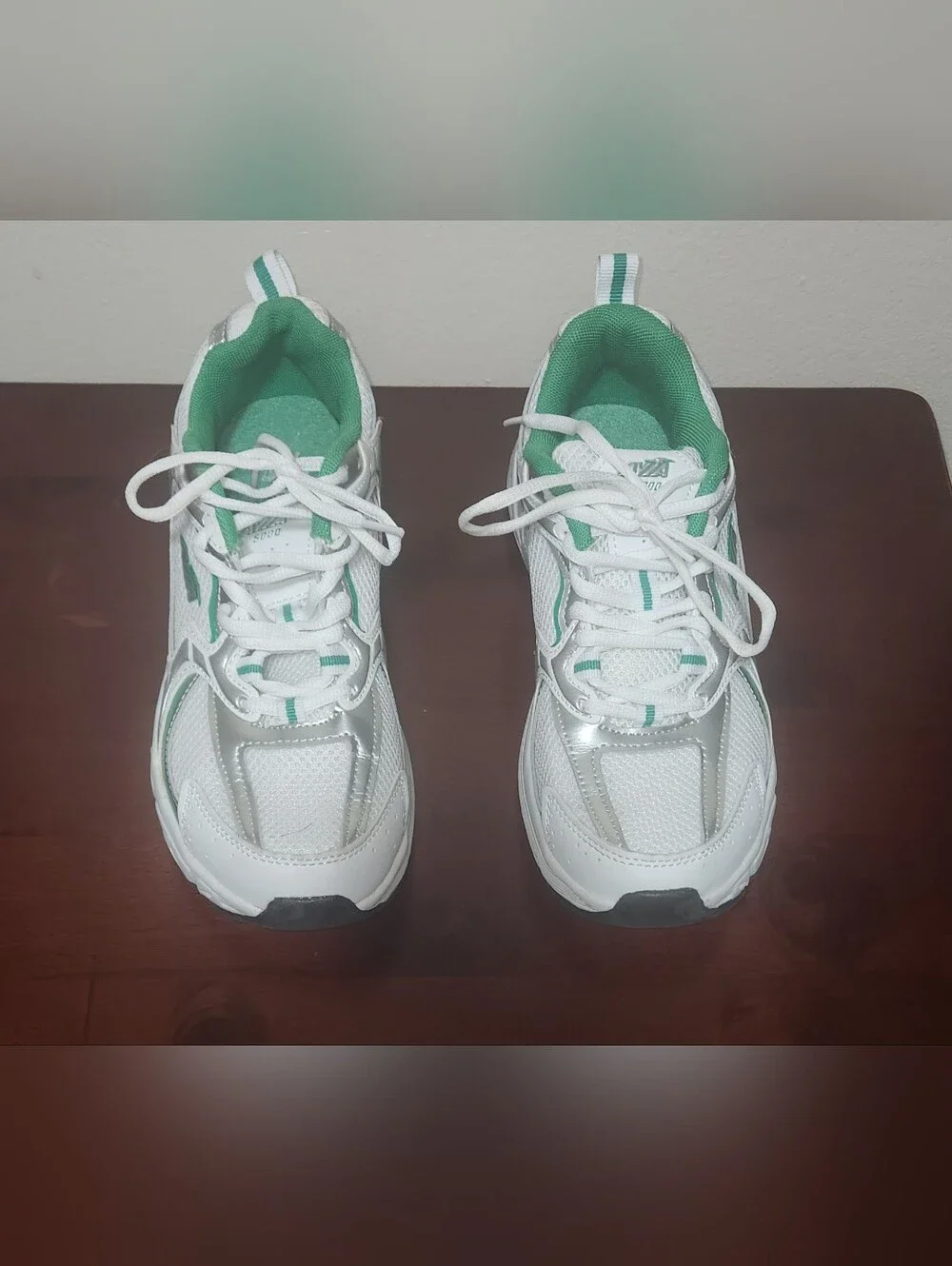 Avia Women's White & Mint Athletic 5000 Sneakers Size 8